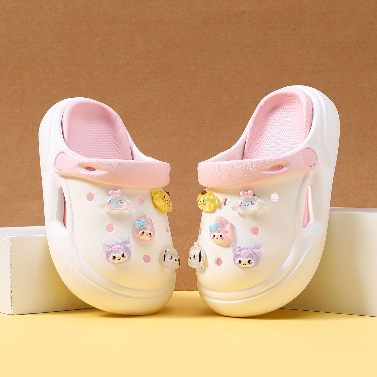 Multi-Color Sanrio Themed Kids - đánh giá và giá Kids Outdoor Wear